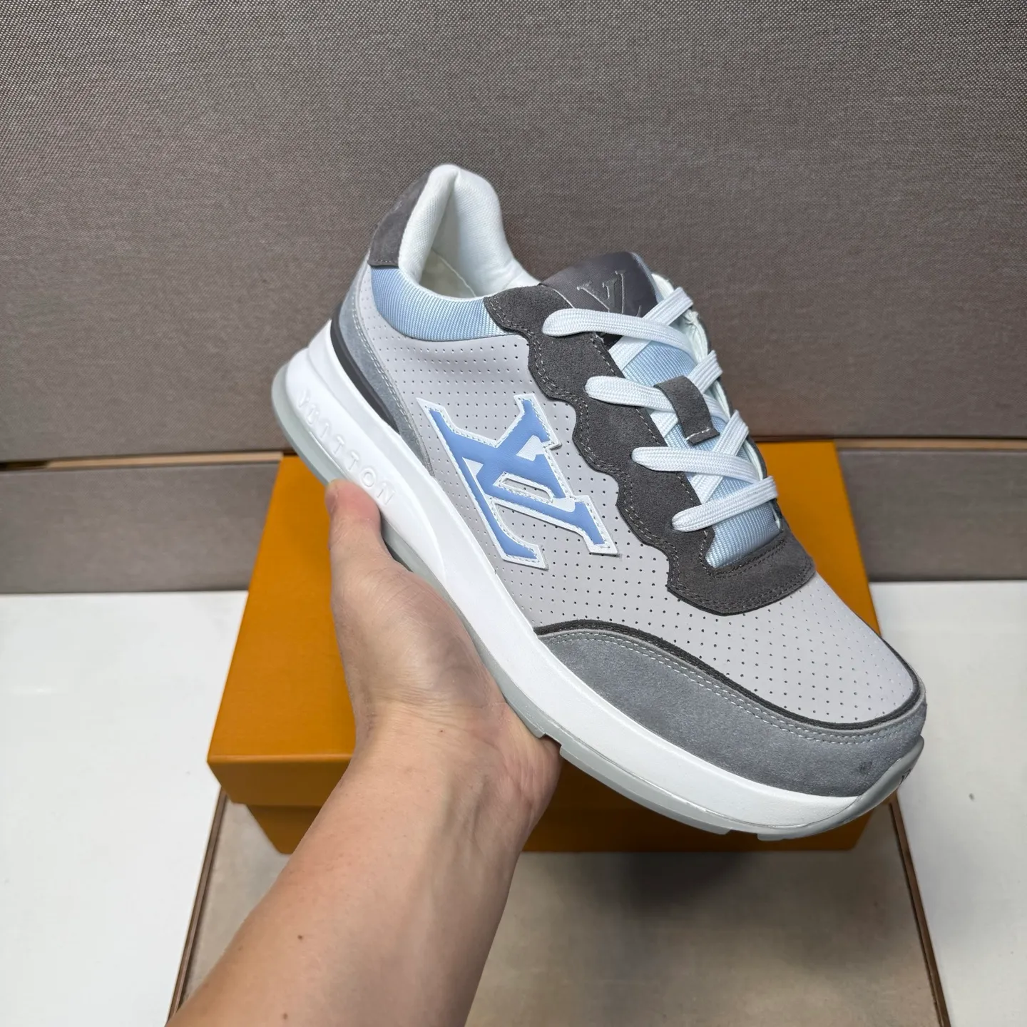 ⬛️Men's shoes 💰p442 [LV～] Men's casual shoes 2025z cabinet sales simultaneously 🔶Size: 38-44#️⃣ 🔷3 colors🔜The upper is made of multi-material splicing➕Mesh lining, comfortable and breathable, sole: original comfortable and wear-resistant outsole, ⚠️real thing📱photographed🎬real thing is better📢📢📢